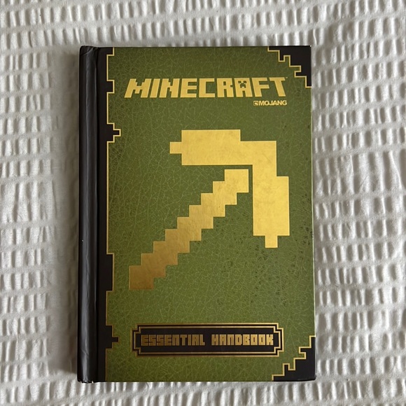 Minecraft Book - Picture 1 of 1